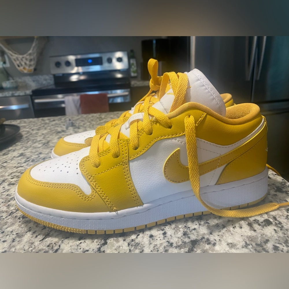 Perfect condition only worn once out of the house